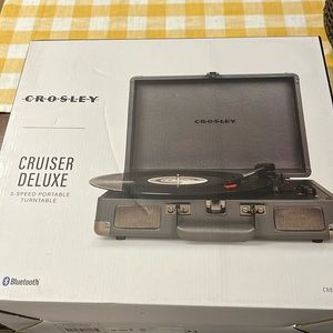 Cruiser Deluxe 3 speed portable turntable